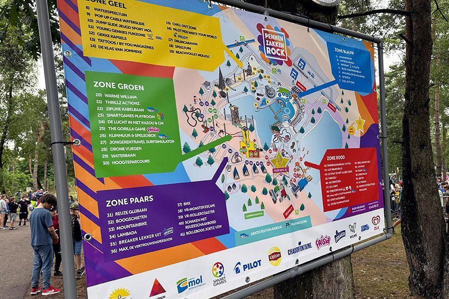 spandoek met plattegrond van het kinder festival Pennenzakkenrock